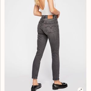 Levi 501 Stretch Skinny Black Denim Jeans!